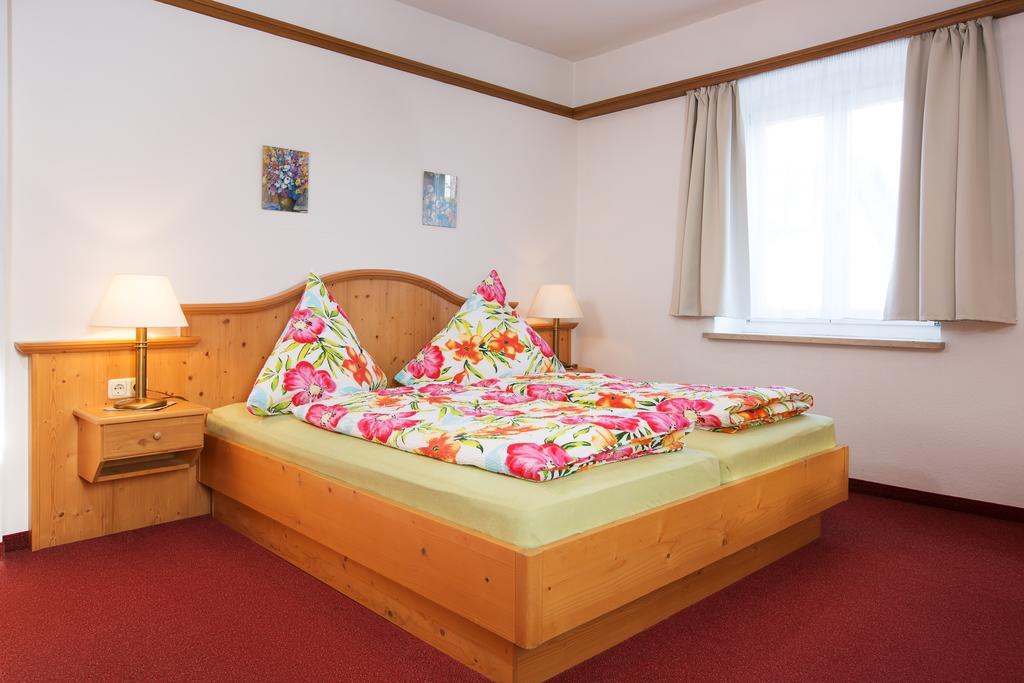 Gasthof Zum Lamm Hotel Garmisch-Partenkirchen Exterior photo