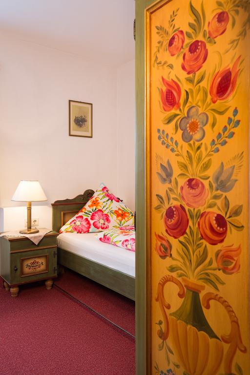 Gasthof Zum Lamm Hotel Garmisch-Partenkirchen Room photo